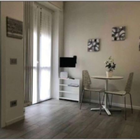 Lolo Apartment Milano Esterno foto